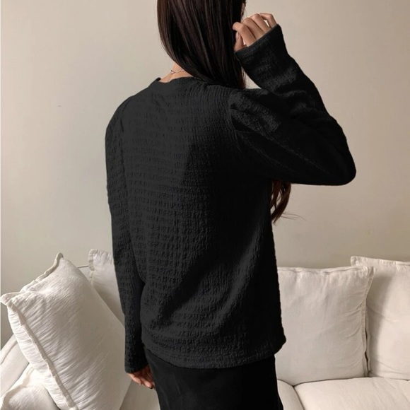 DAZY Solid puff sleeve textured blouse - Picture 3 of 5